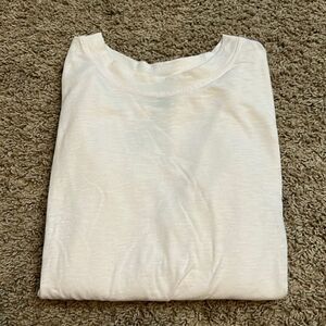 Wild Fable light pink t-shirt. Size M